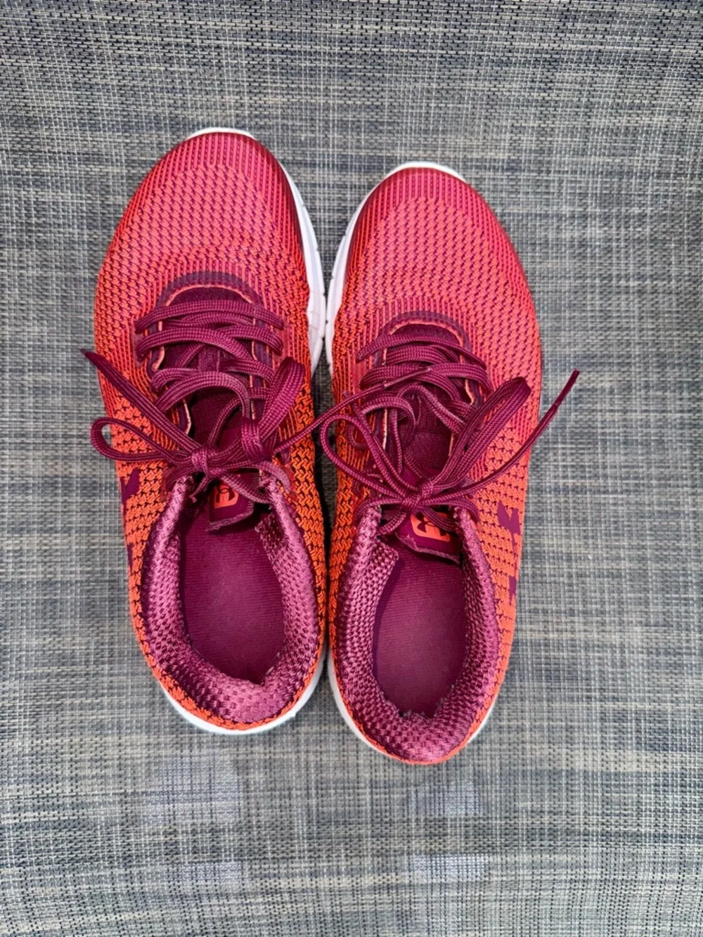 Under Armour Women's Gradient Red to Maroon Knit Trainers - Picture 2 of 6